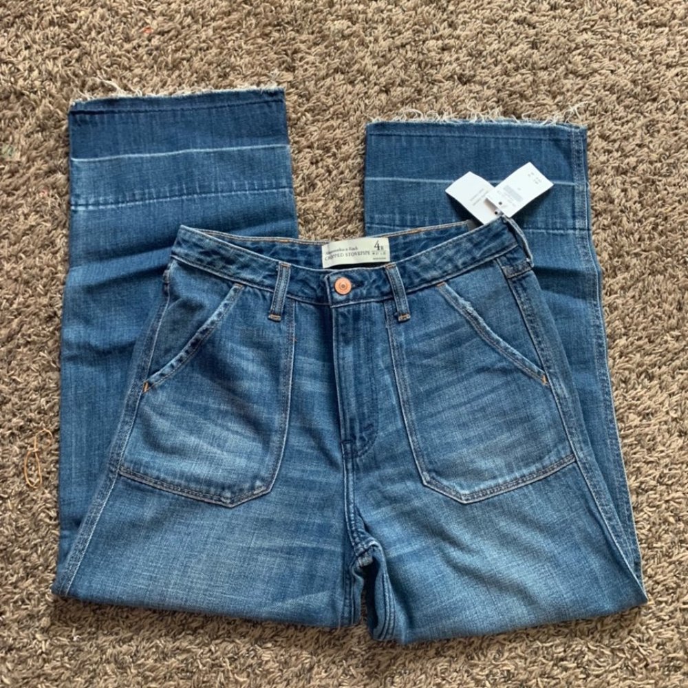 Abercombie & Fitch Cropped Stovepipe Jeans